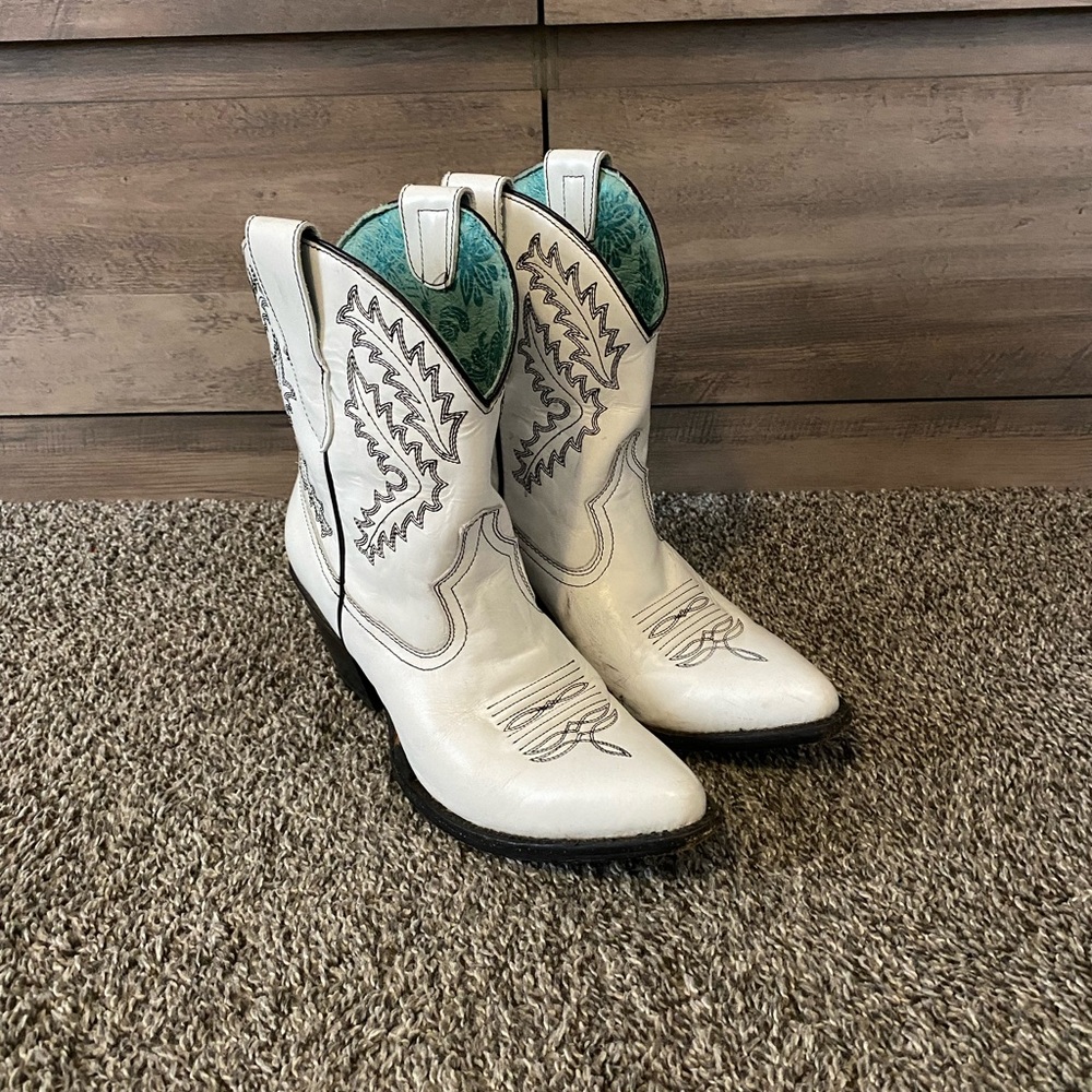 Corral White and Turquoise Heeled Boots